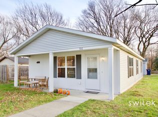 586 W 23rd St, Holland, MI