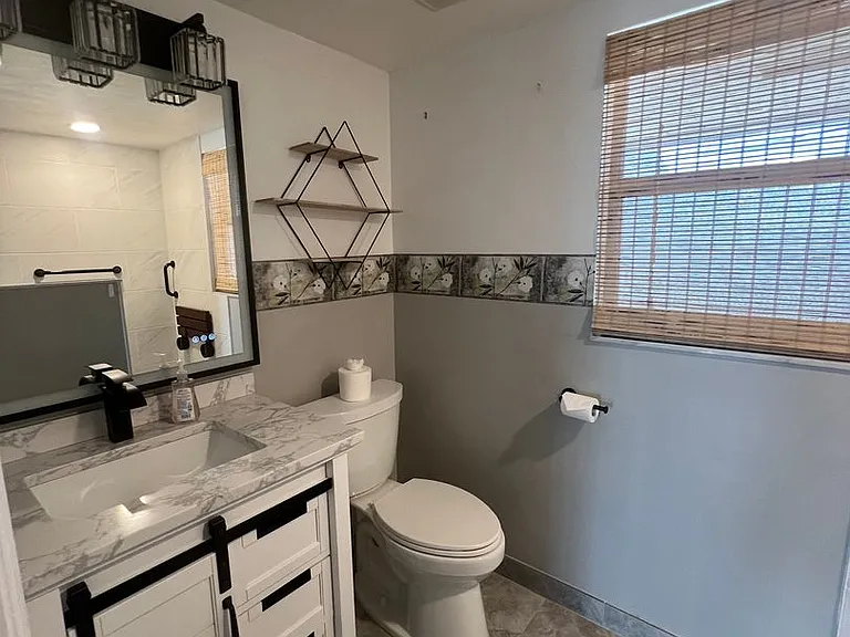 1433 Mediterranean Dr #E — Photo 14