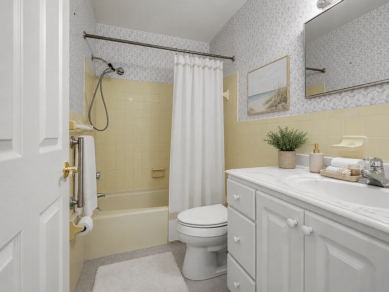302 Emerald Pl E — Photo 17