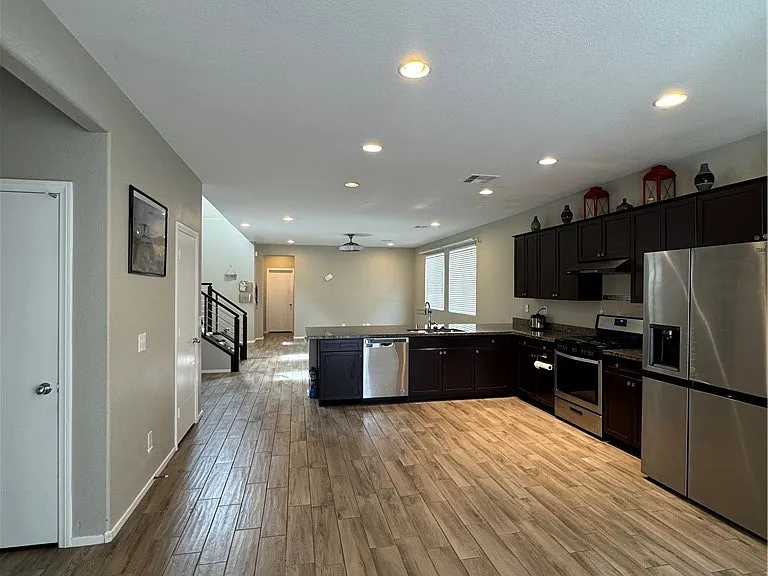43 Heathrow Lake Ave — Photo 5