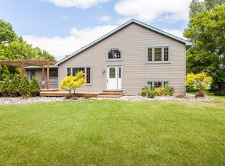 1697 River Cv, Manvel, ND 58256