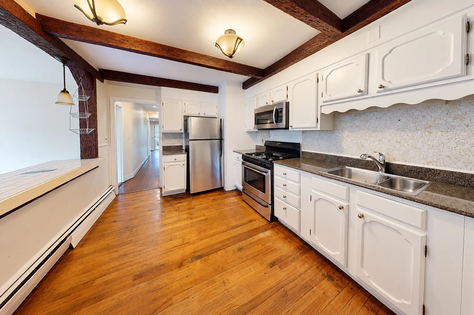 4 bed, 1421 sqft, $5,995 — Photo 1