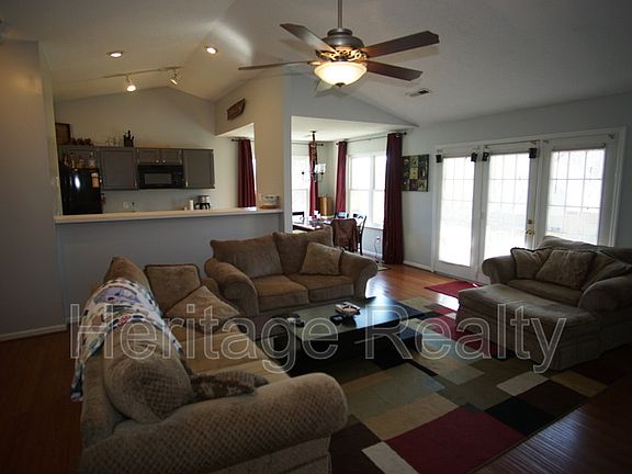 4th image of 1927 Whitman Dr
