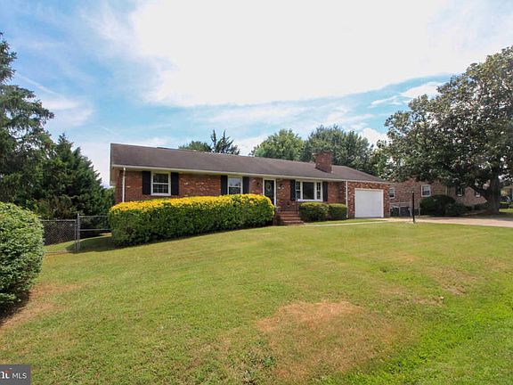 2nd image of 5914 Watson Ln
