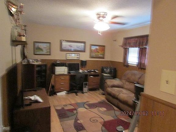 4th image of 1726 W Avenue F