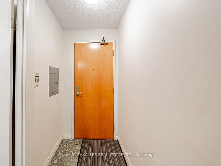 43 Eglinton Ave E #1101 — Photo 3