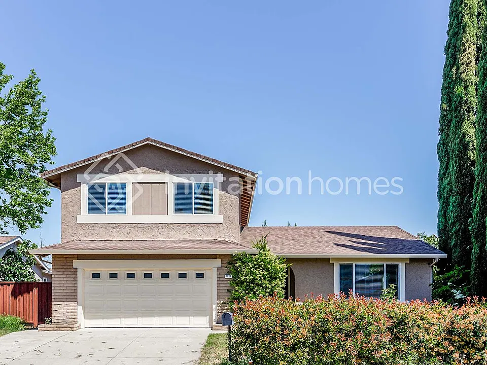 2036 Reseda Way