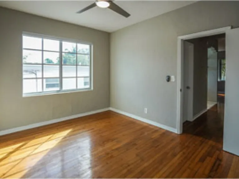 715 Michigan Ave #7 — Photo 8