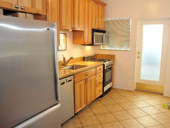 2nd image of 1325 Meridian Ave APT 7