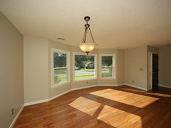 Bay window in Living room