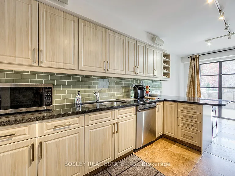 98 Sherwood Ave — Photo 13