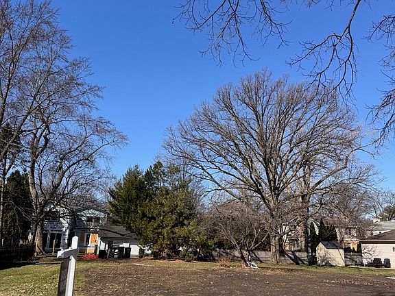 2nd image of 916 Cleveland Ave