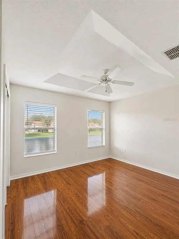3 bed, 3.0 bath, 1187 sqft, $1,995 — Photo 2