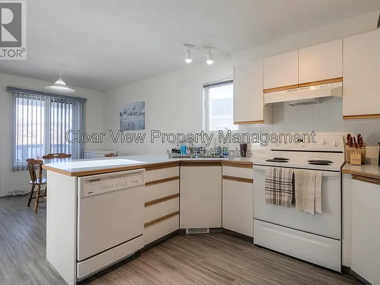 15 Assiniboia Way W #UPPER LEVEL — Photo 6