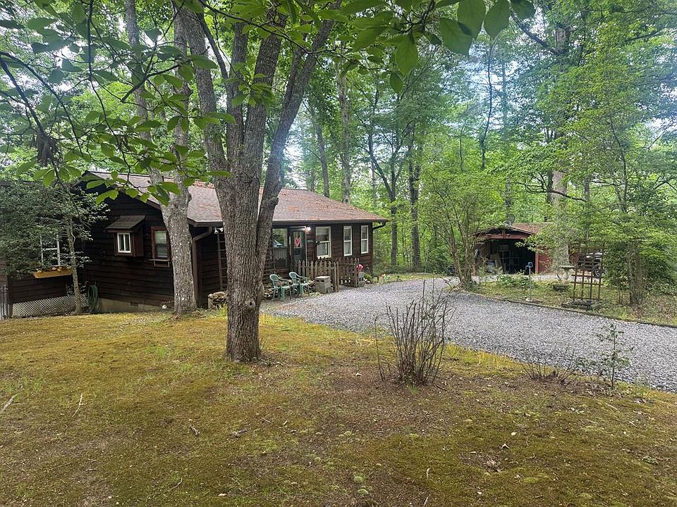 1st image of 210 Holly Ridge Ln