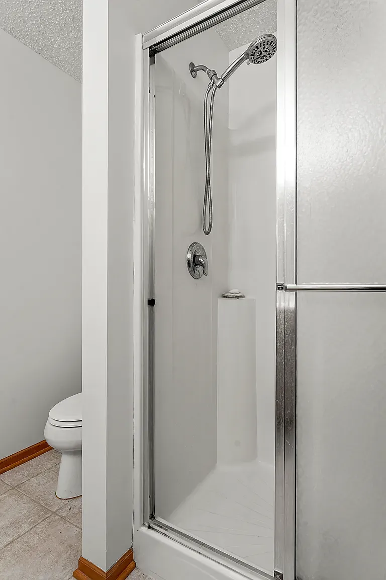 3 bed, 1642 sqft, $2,450 — Photo 2