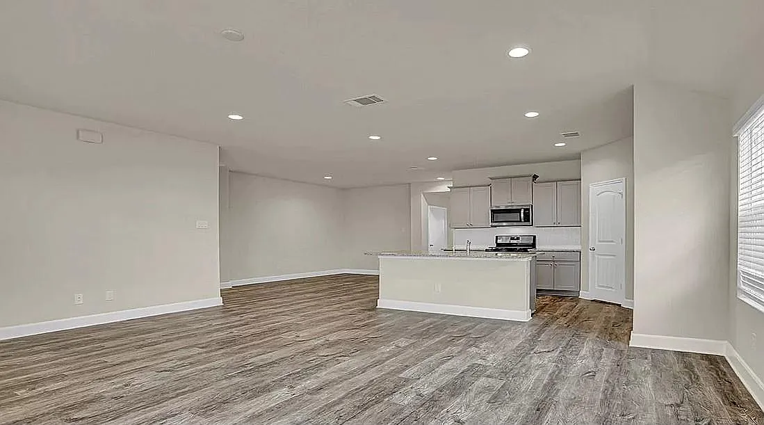 Building Photo - 236 Bethpage Dr