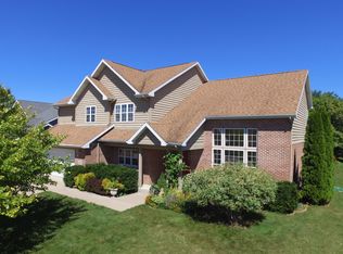 17110 W Tiger Tail Ct, Gurnee, IL 60031