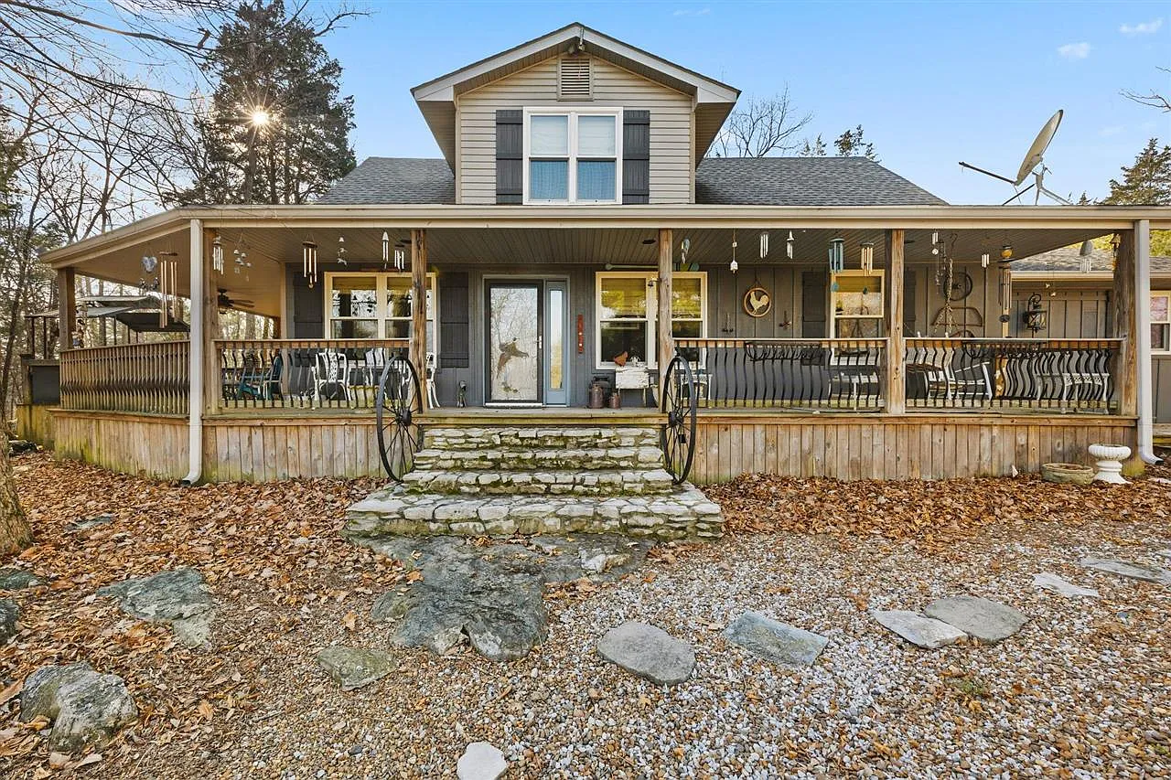 80 Donald Ln photo 1