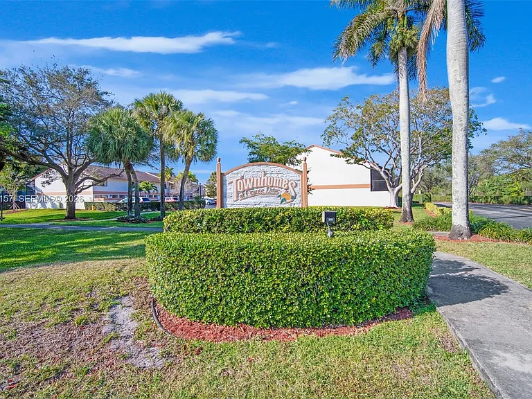 4250 SW 70th Ter — Photo 36