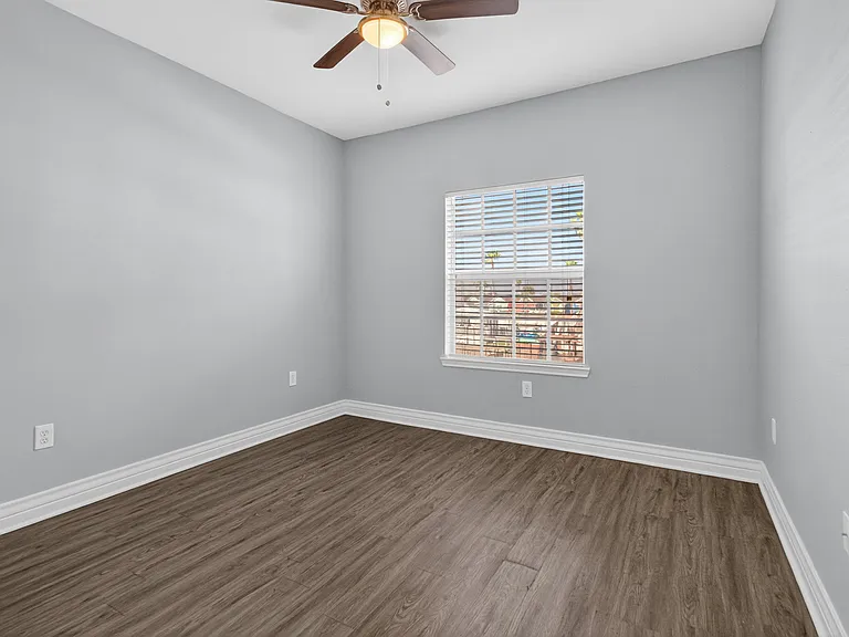 Compass Bay Apartments & Marina — Photo 20