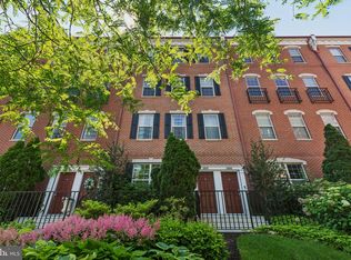 105 Commodore Ct, Philadelphia, PA 19146