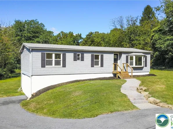 1225 Meyer Dr, Walnutport, PA 18088