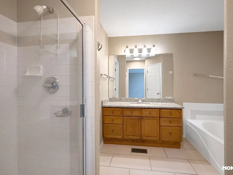 2942 N Princess Cir — Photo 28