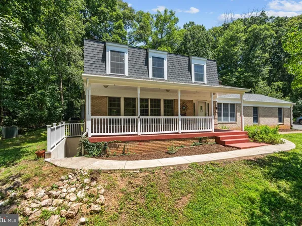10418 Adel Rd, Oakton, VA 22124