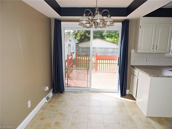 4th image of 28129 Terrace Dr