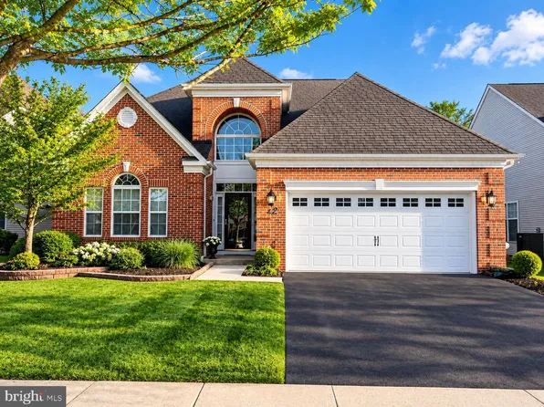 24 Monte Carlo Dr, Hamilton, NJ 08691