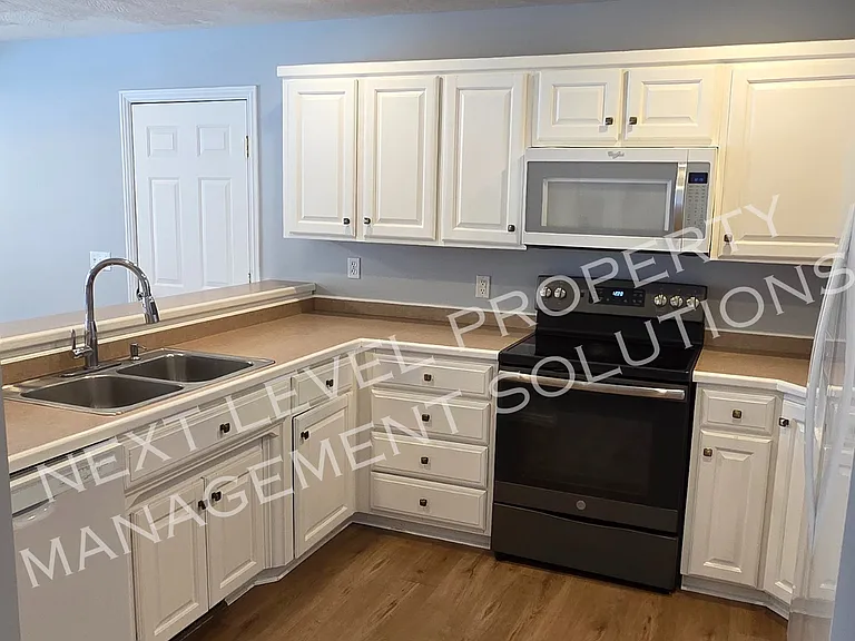 613 E Kimberly — Photo 8