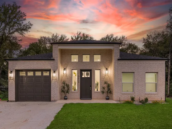 5808 Black Pine Cir, Granbury, TX 76048