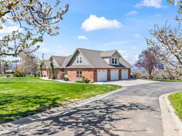 341 Brown Ln, Selah, WA 98942
