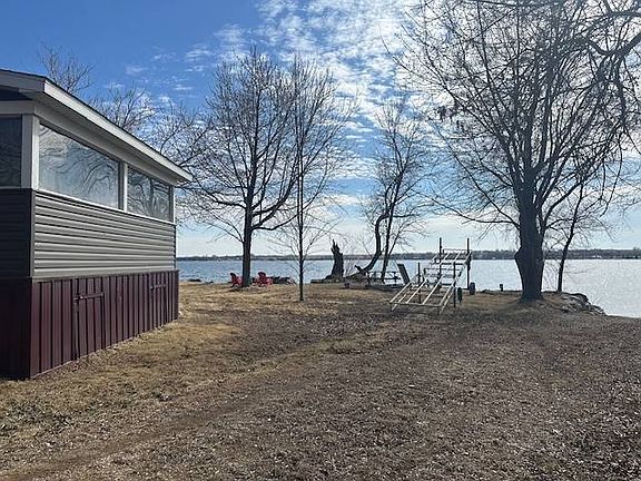 3rd image of 81361 Shermans Shoreline Rd