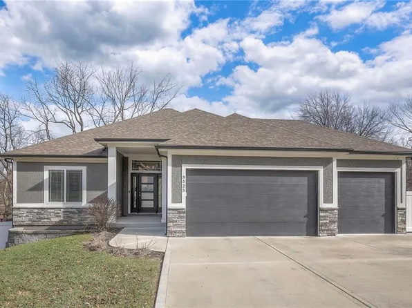 3525 S Woodland Ct, Independence, MO 64052