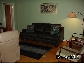 4th image of 165 Satellite Ave