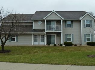 374 Minz Park Cir APT 3, West Bend, WI