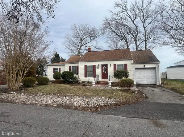 5227 Al Jones Dr, Shady Side, MD 20764