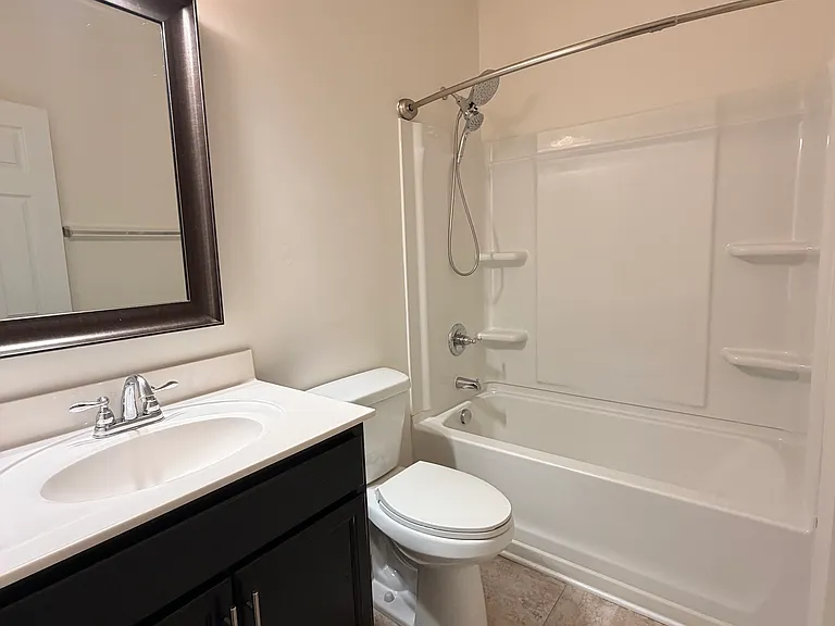 466 Carriage House Ln — Photo 18