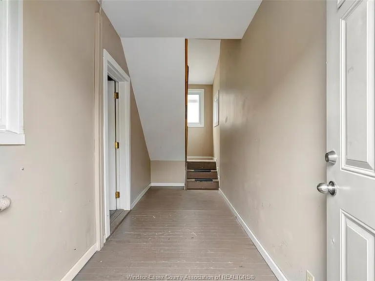 844 Ellrose Ave #UPPER — Photo 2