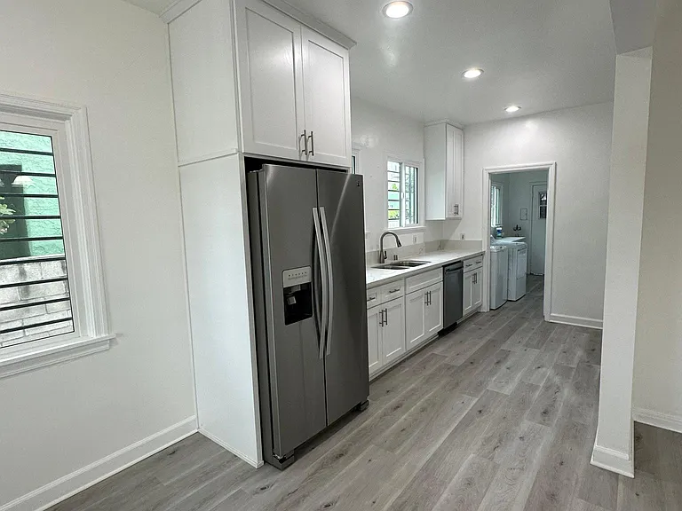 1631 S Highland Ave — Photo 5