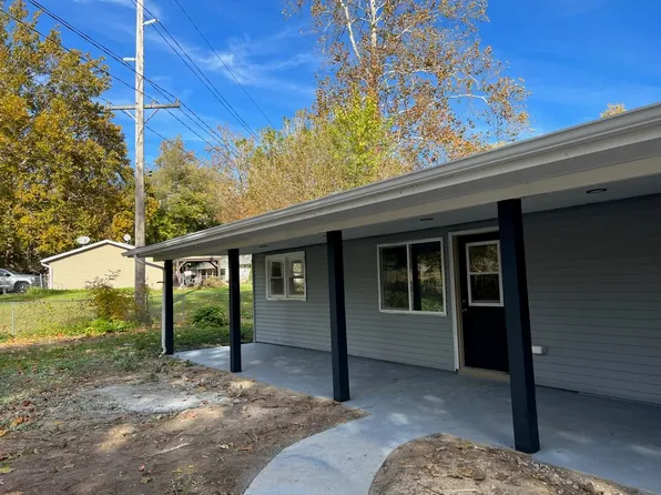 1134 N Robert Dr, East Peoria, IL 61611