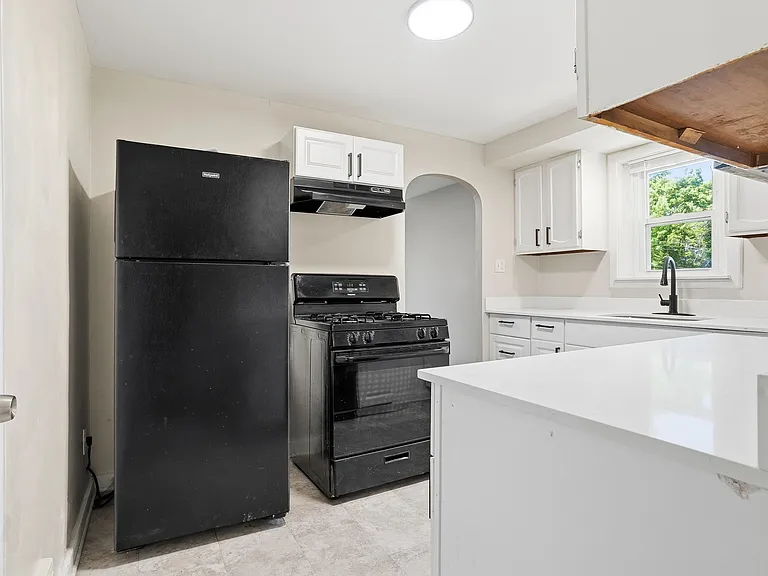 624 Elm Dr — Photo 6