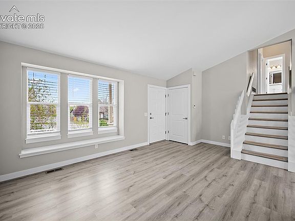 4th image of 2035 Tinsel Pl