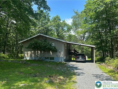1065 Clover Rd, Long Pond, PA, 18334