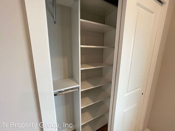 5th image of 1945 N Marshall St #B