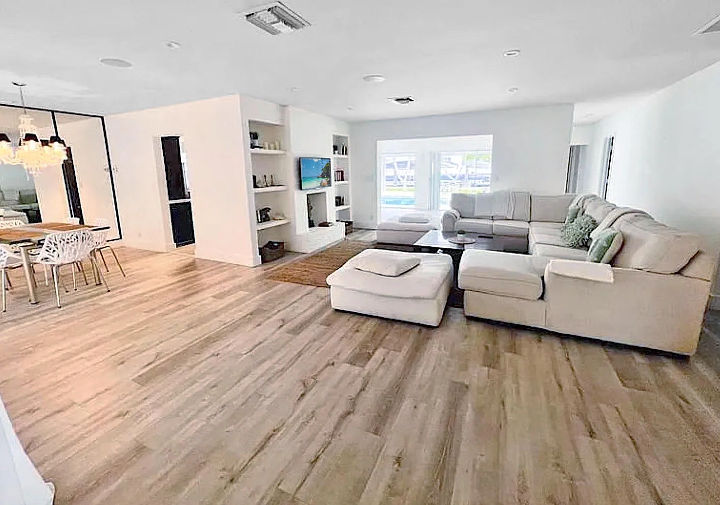 3 bed, 3.0 bath, 2871 sqft, $8,500 — Photo 4