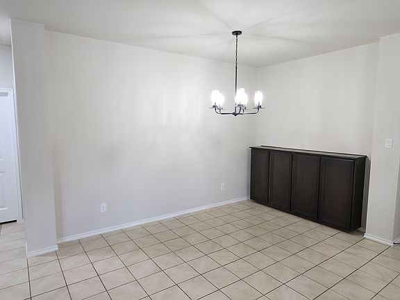 5th image of 2490 Leona St