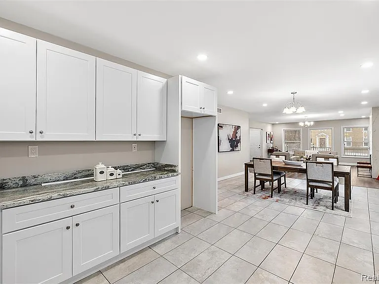 2080 Gladstone St #1 — Photo 9